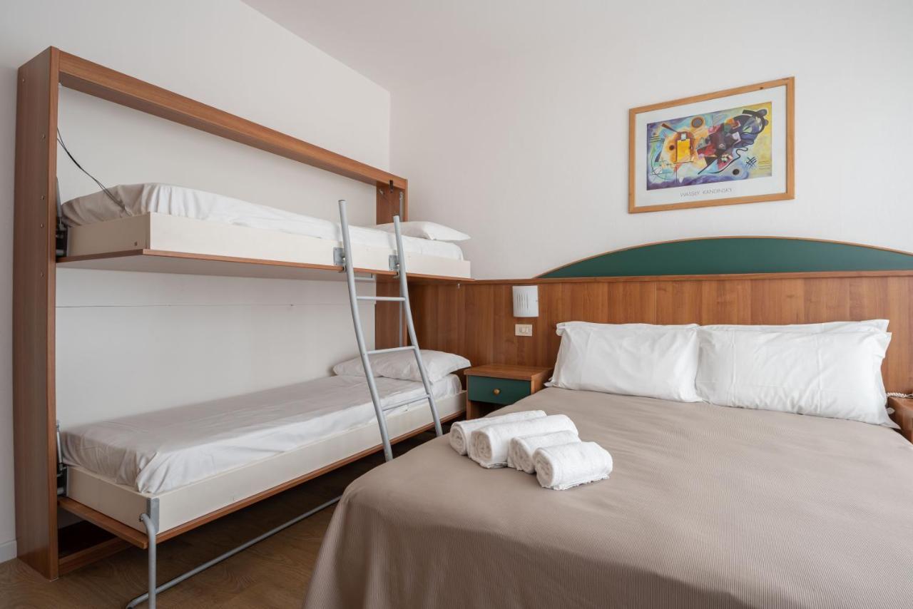 Hotel Boston 3 Stelle Superior Frontemare ليدو دي يسولو المظهر الخارجي الصورة