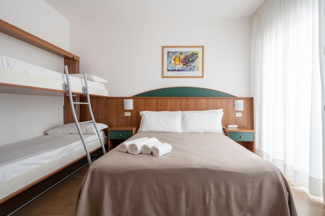 Hotel Boston 3 Stelle Superior Frontemare ليدو دي يسولو المظهر الخارجي الصورة
