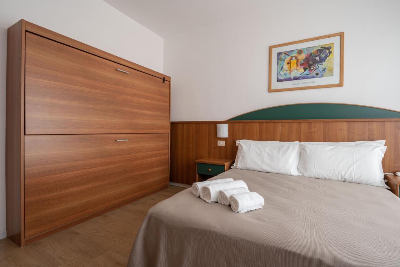 Hotel Boston 3 Stelle Superior Frontemare ليدو دي يسولو المظهر الخارجي الصورة