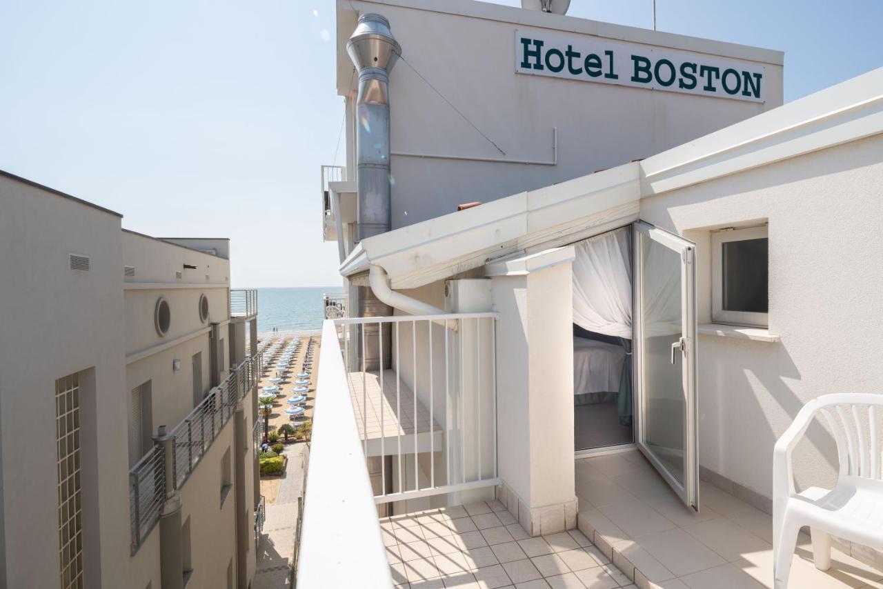 Hotel Boston 3 Stelle Superior Frontemare ليدو دي يسولو المظهر الخارجي الصورة